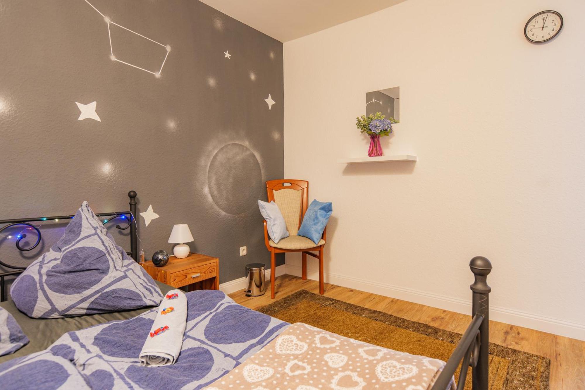- Modern Space 3-bedroom With Balcony Bbq & Parking I 3 X Kingsize Bed I 10 Mins Central Station I Big Tv I Free Candies - Duisburg