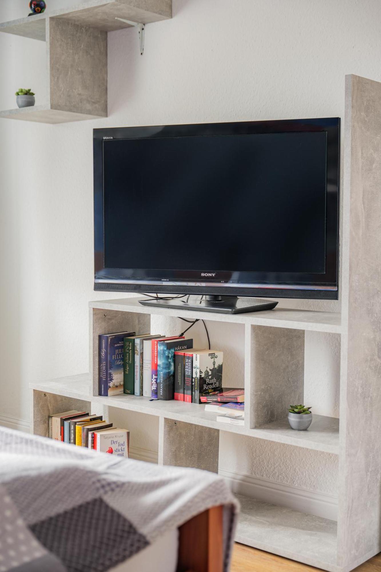 Apartment - Modern Space 3-bedroom With Balcony Bbq & Parking I 3 X Kingsize Bed I 10 Mins Central Station I Big Tv I Free Candies -