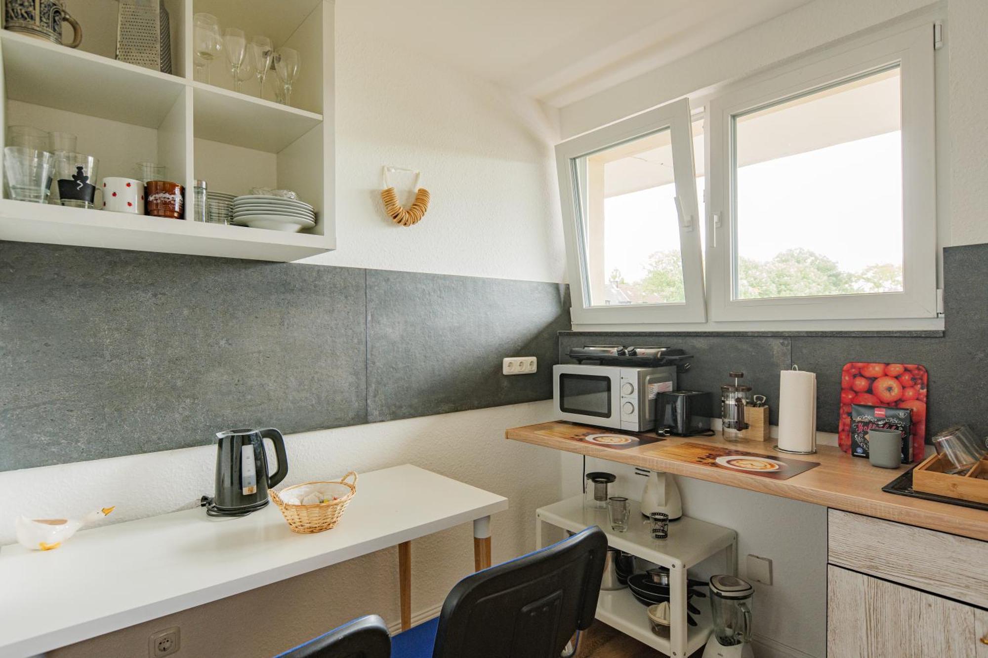 - Modern Space 3-bedroom With Balcony Bbq & Parking I 3 X Kingsize Bed I 10 Mins Central Station I Big Tv I Free Candies -